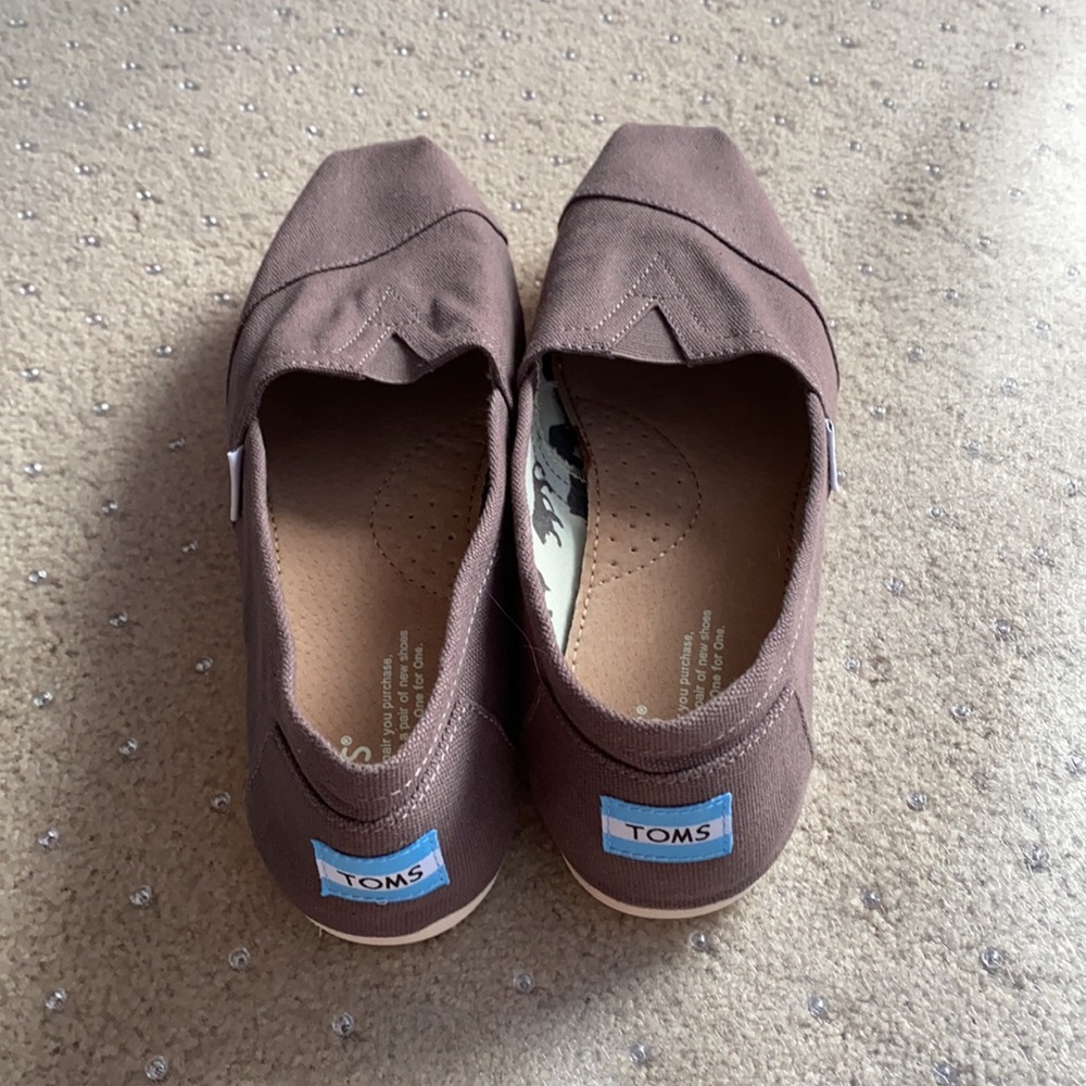 Toms